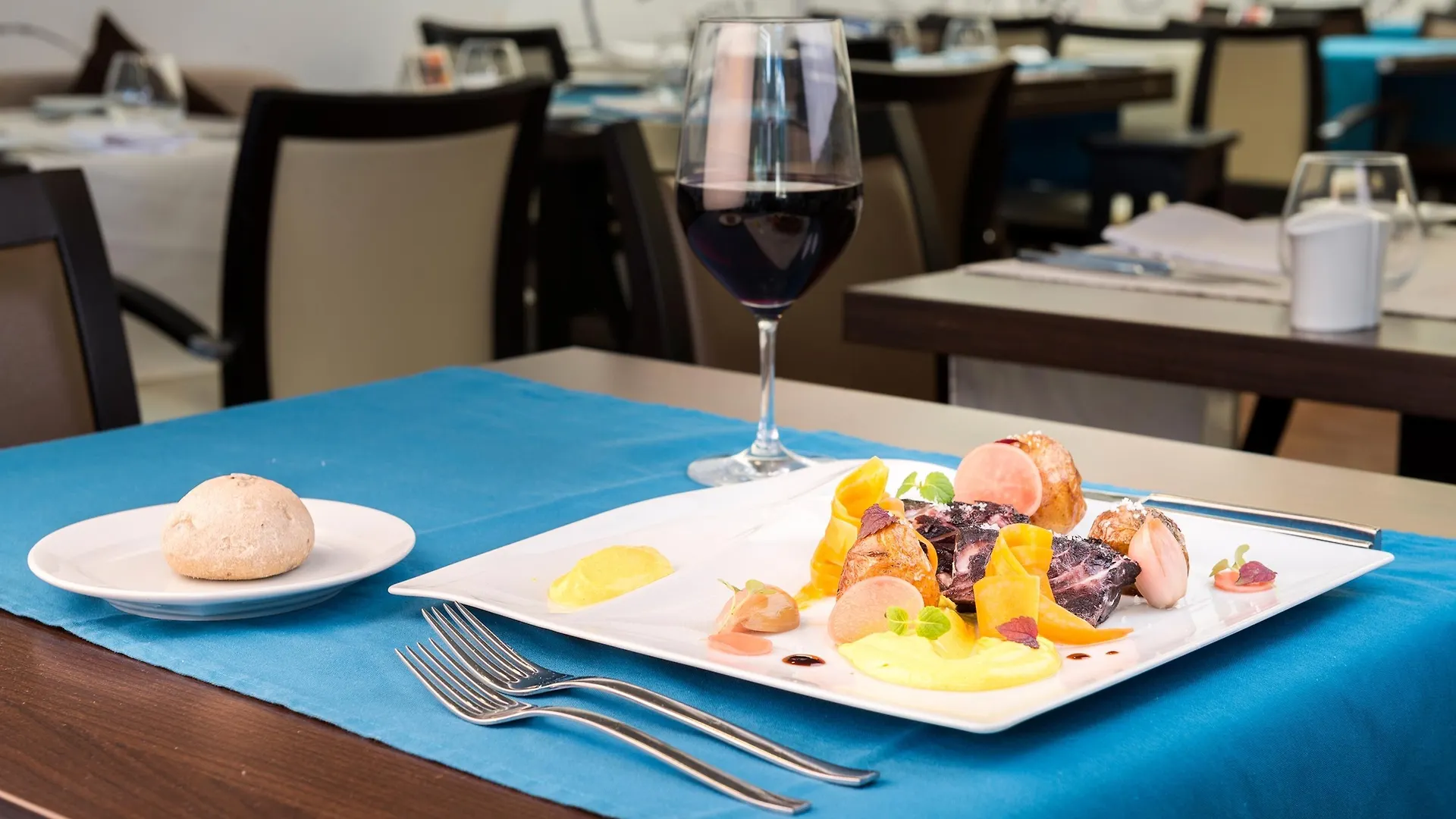Melia Lisboa Oriente Hotel 4*,  Portugal
